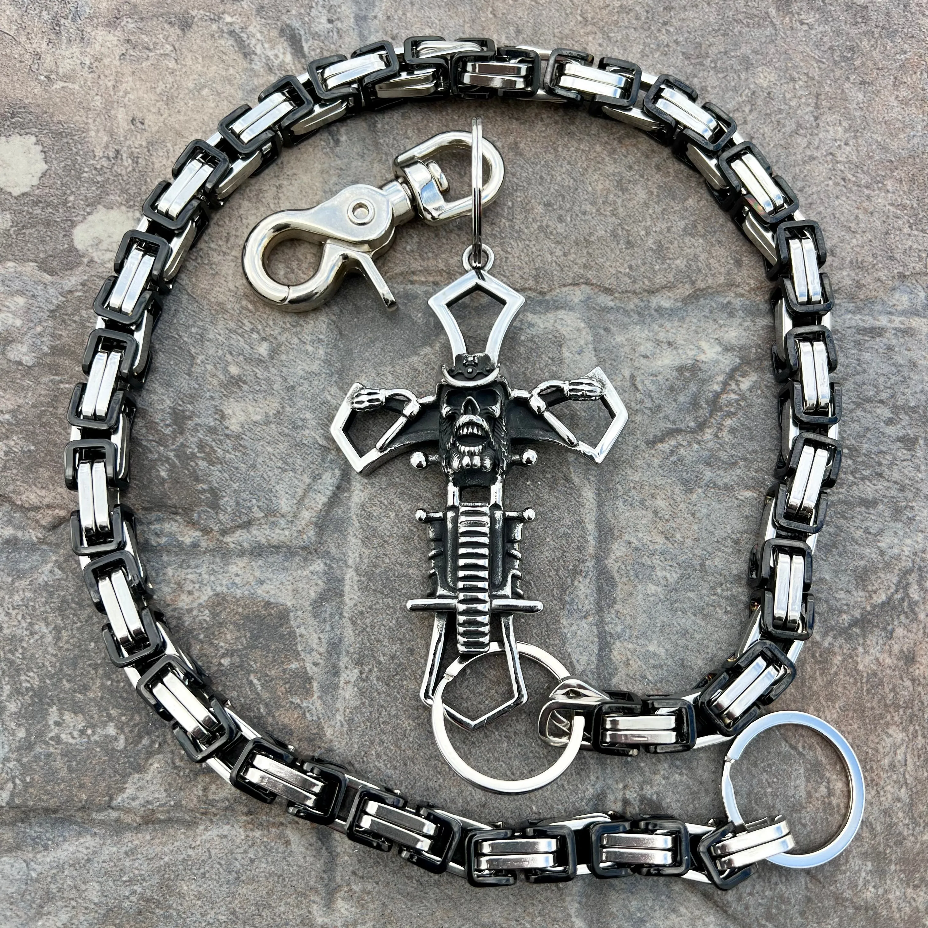 Cowboy Cross Wallet Chain - Black & Silver Daytona Heritage - WC228H