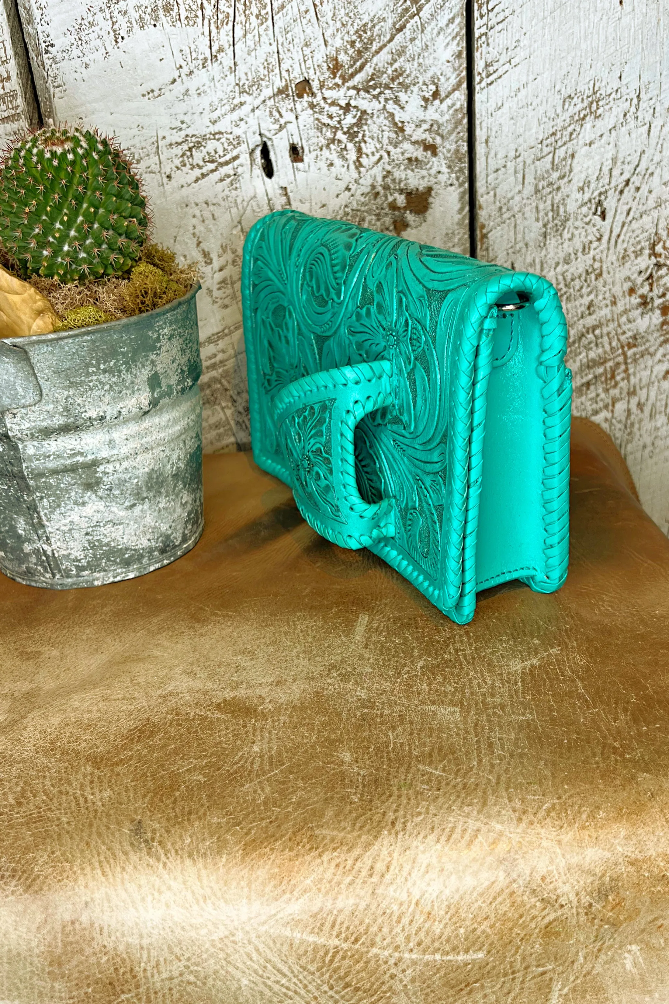 El Guantes Clutch/Crossbody in Turquoise