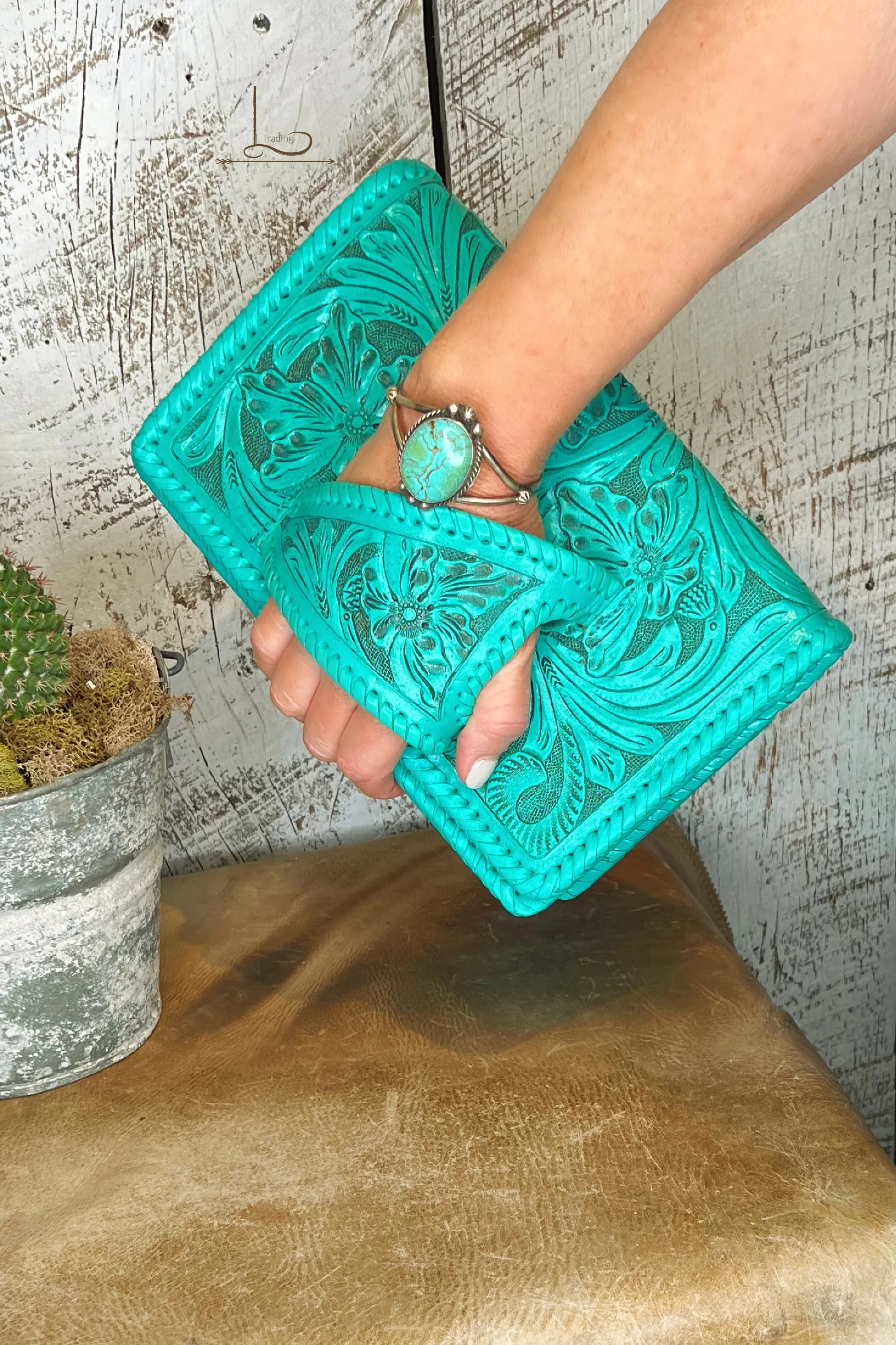 El Guantes Clutch/Crossbody in Turquoise