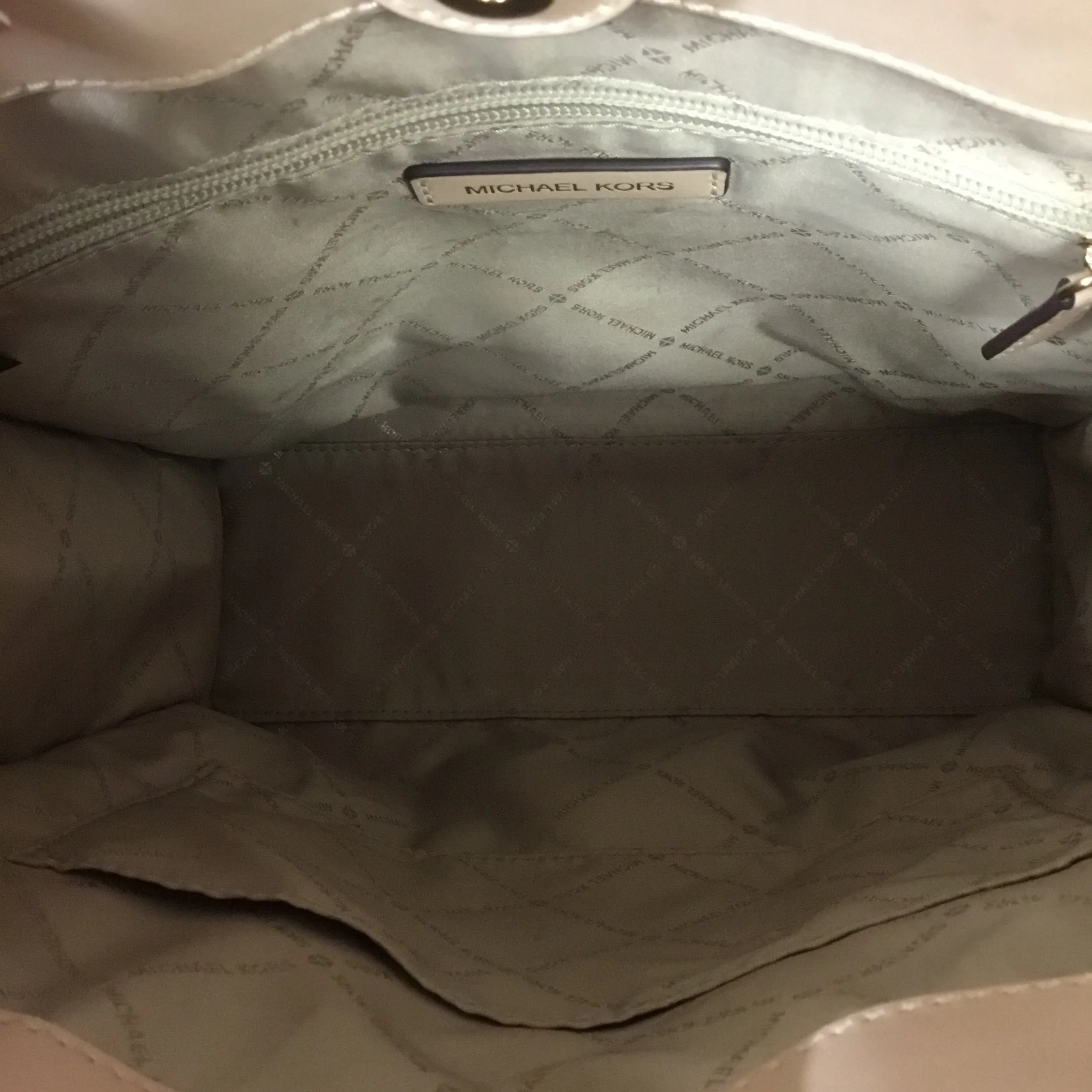 Handbag Designer By Michael Kors  Size: Medium