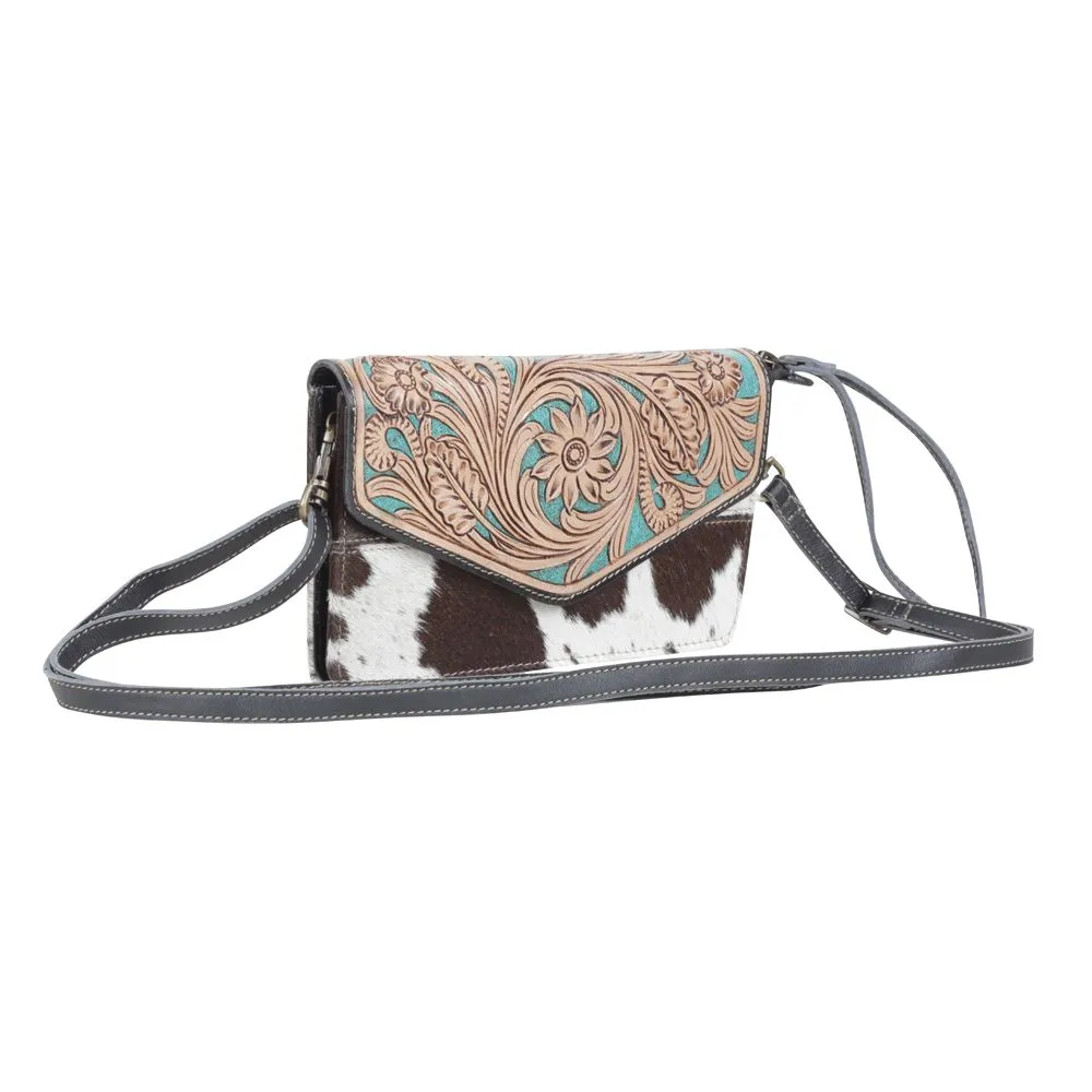 Myra Bag Pelagic Leather Wallet: Stylish Versatility for Every Occasion