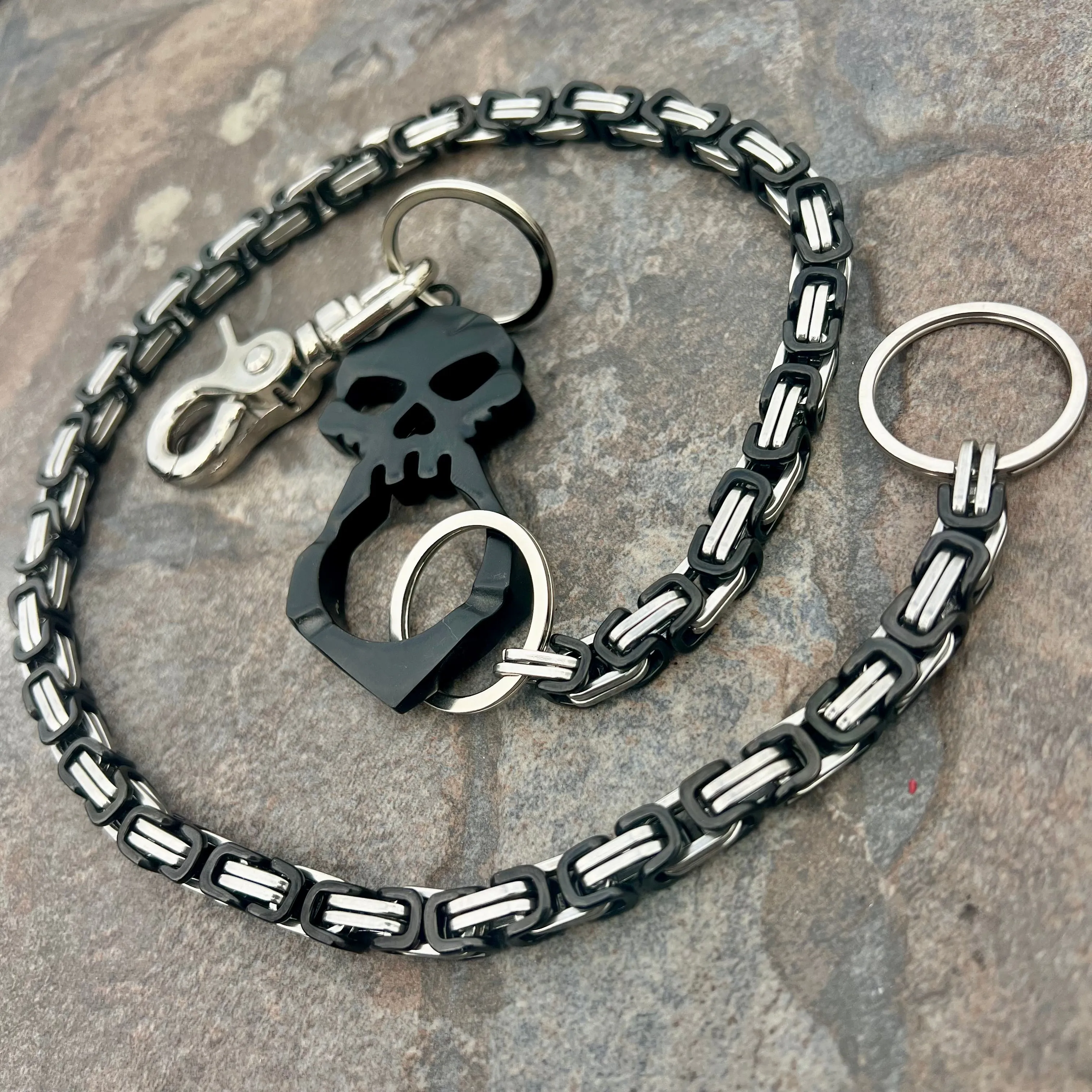 One Finger Ring Black Wallet Chain - Black & Silver Daytona Deluxe - WC047D