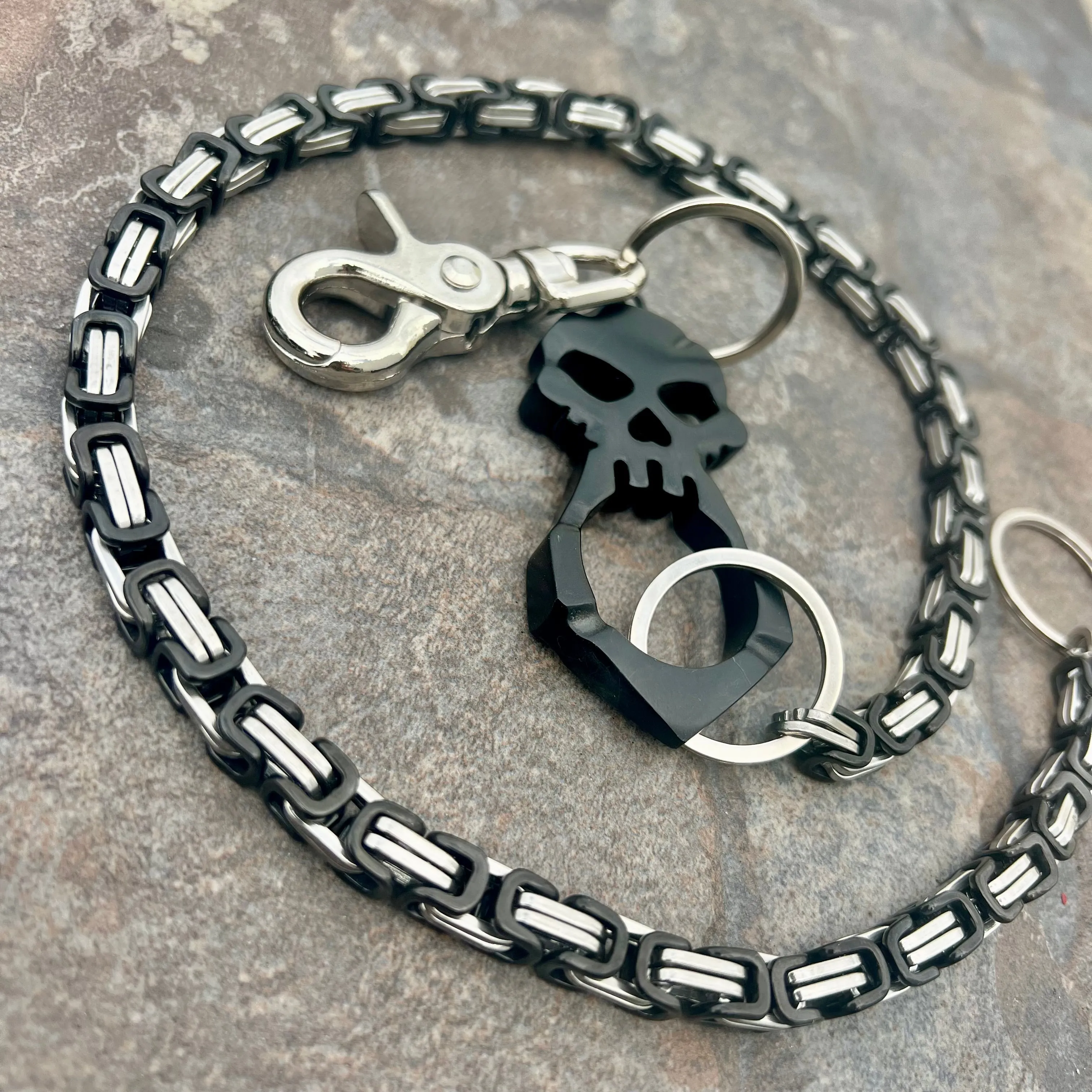 One Finger Ring Black Wallet Chain - Black & Silver Daytona Deluxe - WC047D