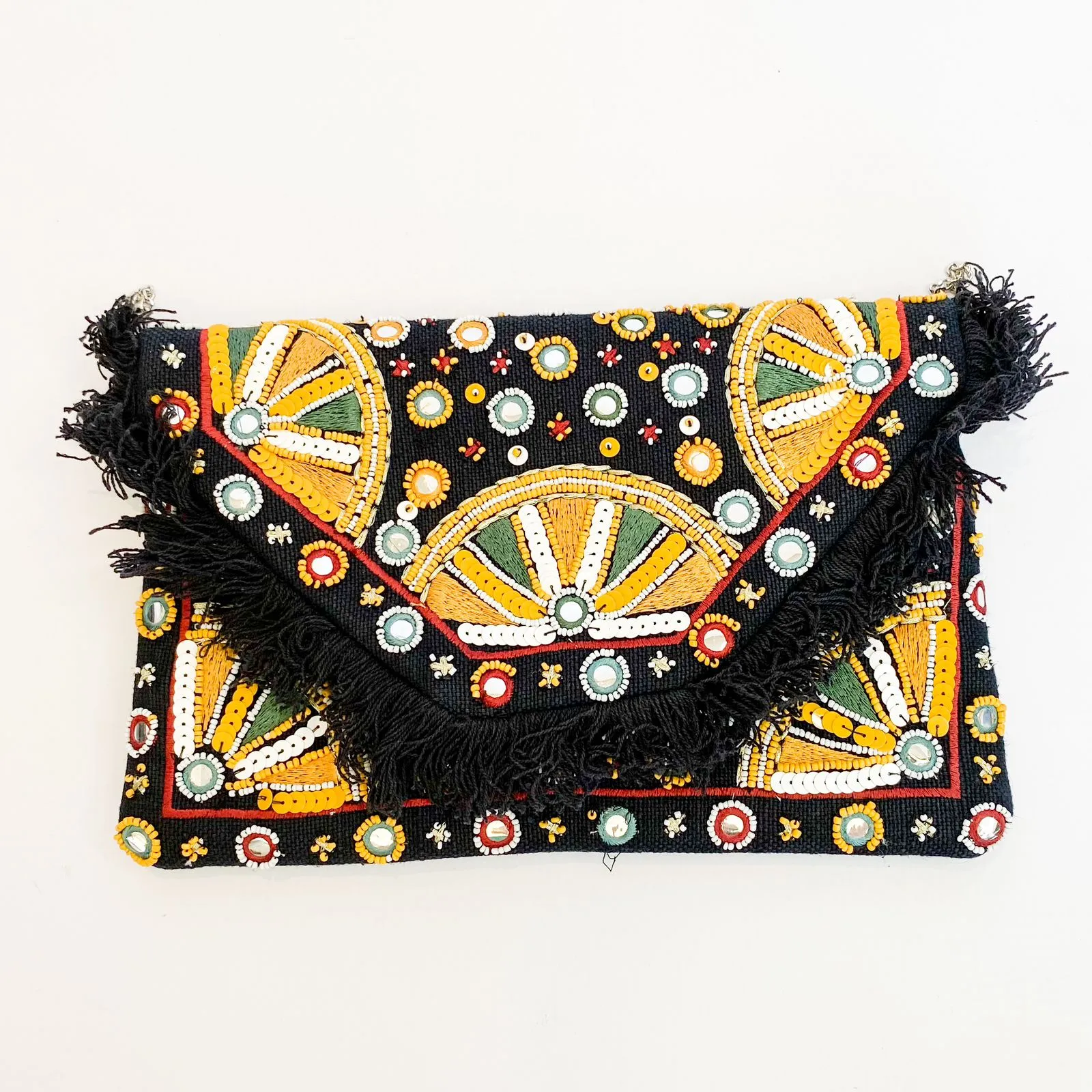 Queue clutch bag