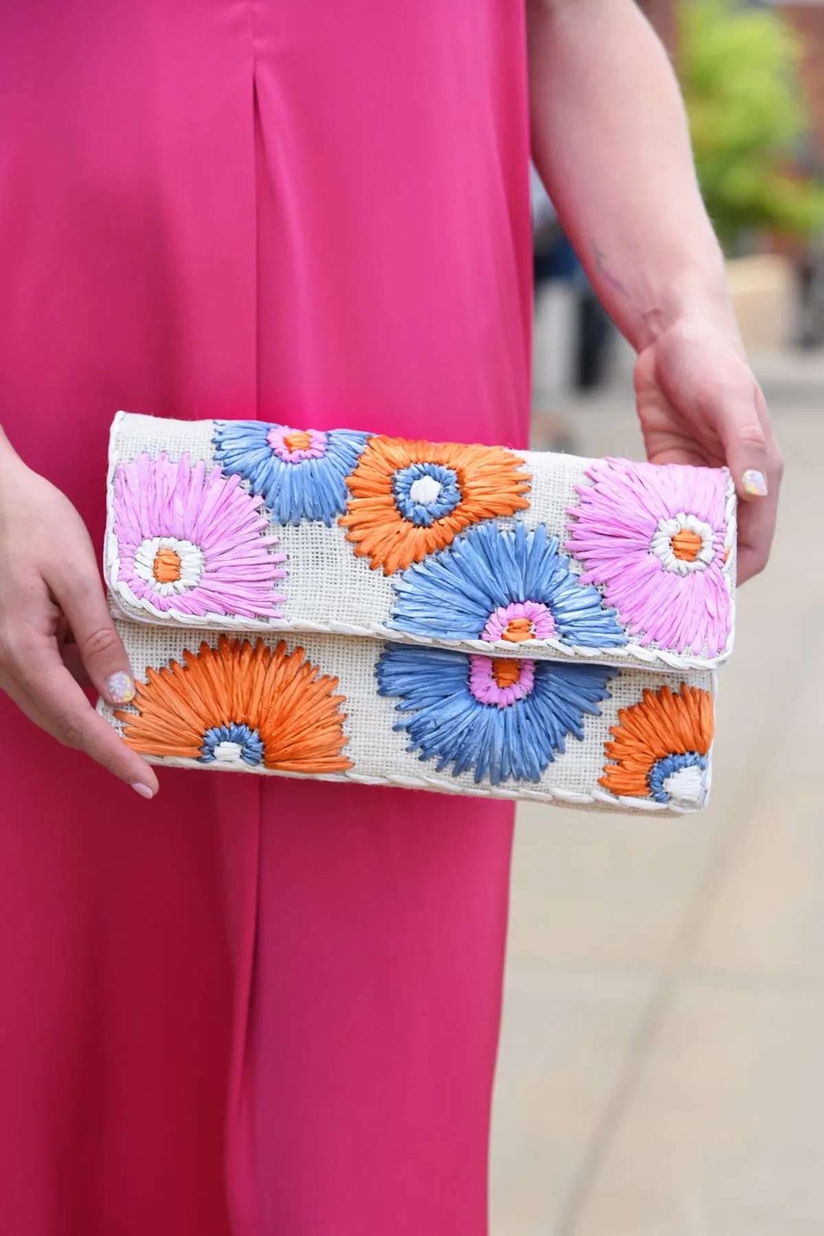 RAFFIA FLORAL CLUTCH