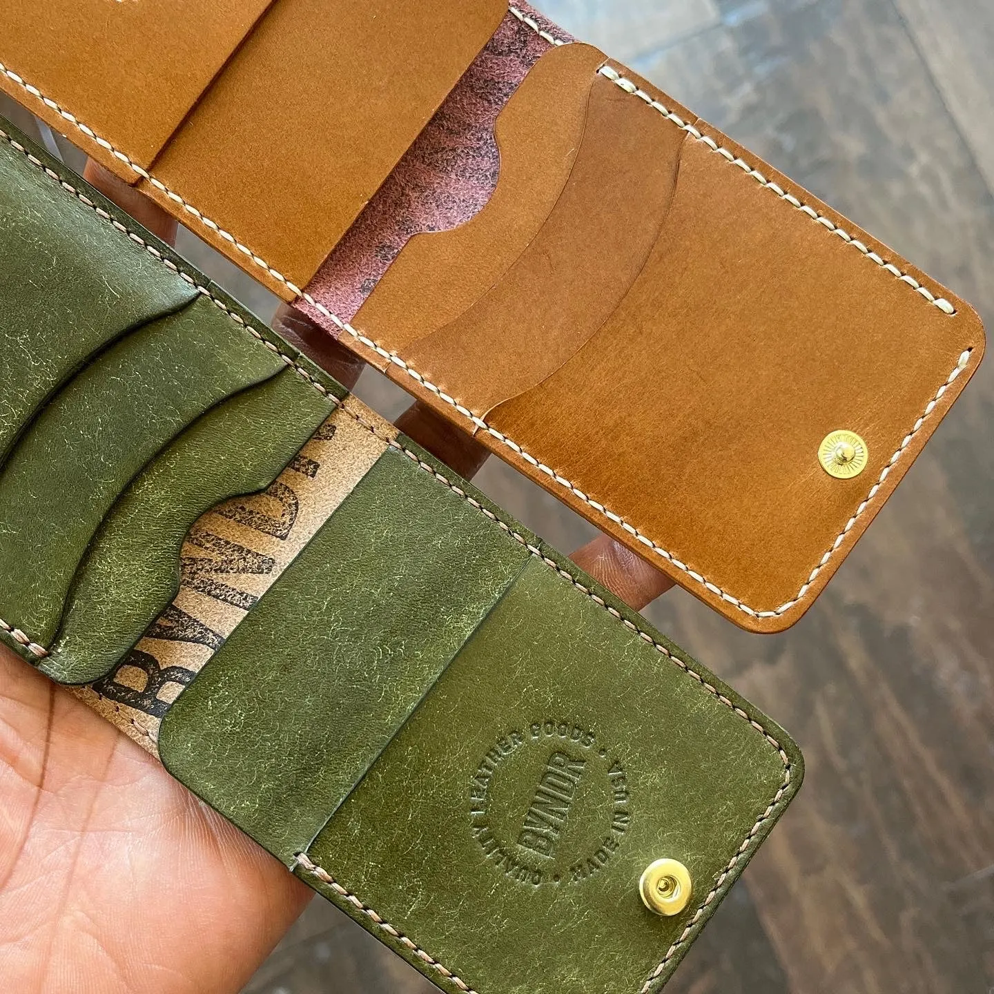 Snap Vertical Billfold - Insta