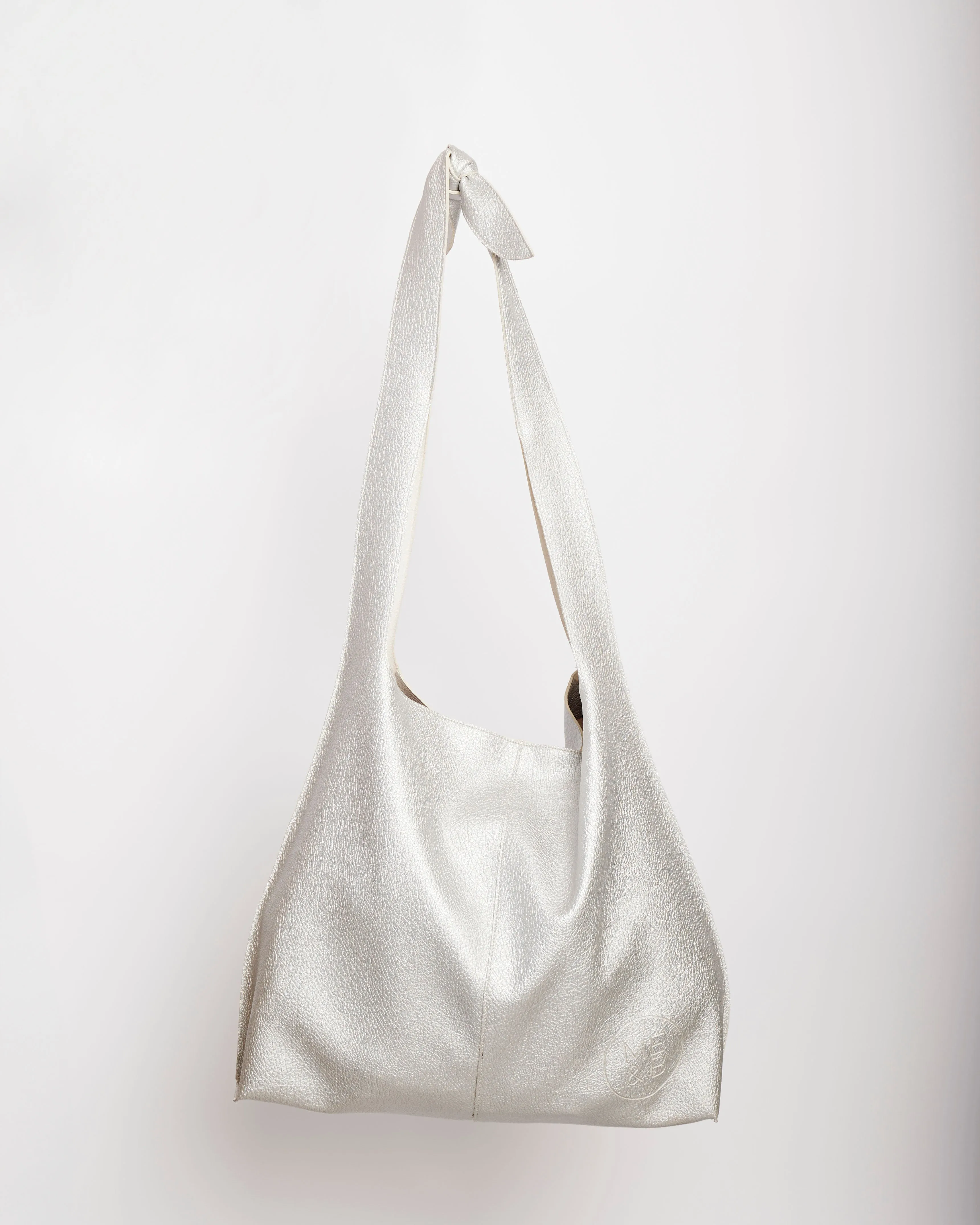 The Tie Shoulder Tote Bag Silver